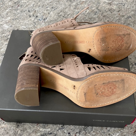 Vince Camuto “Tarita” Sandals, Suede, Size 9M in “Smoke Cloud” - Picture 5 of 8